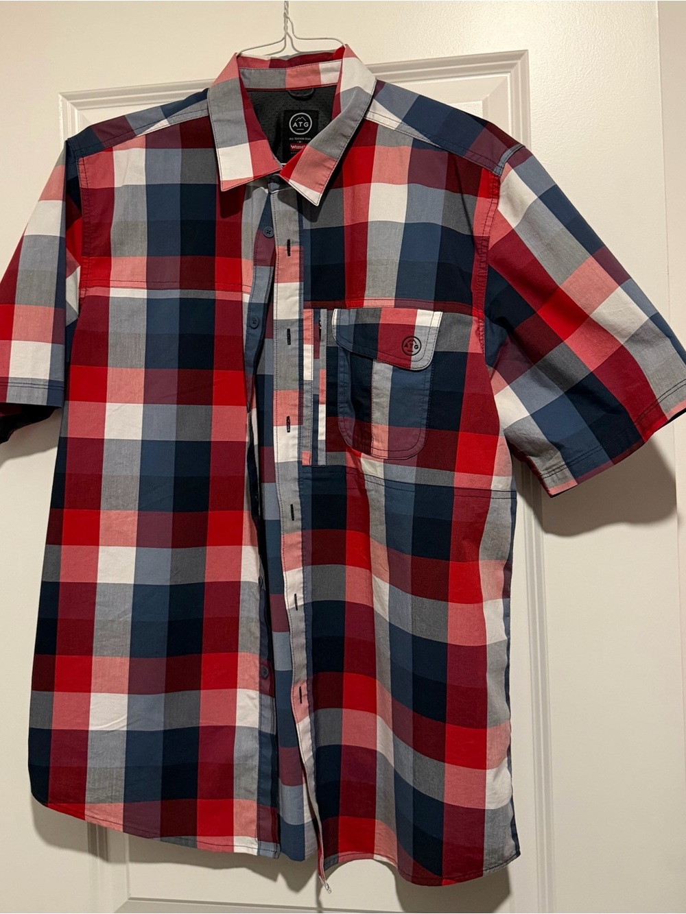 Wrangler Red Navy White Plaid Short-Sleeve Button-Down
